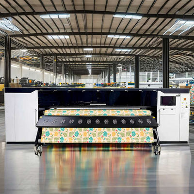 เครื่องพิมพ์ความเร็วสูงถึง 10 หน้าต่อนาที เครื่องพิมพ์ธงที่มีพลังงานรวม 14KW และความจุในการผลิตแผ่นสูงถึง 50 ใบ