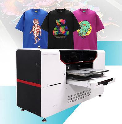 เครื่องพิมพ์ DTG สําหรับผ้าเสื้อผ้า 450KG น้ําหนักรวม 1/300 นิ้ว ช่องสเปรย์ ระยะห่าง ผลงานที่ยั่งยืน